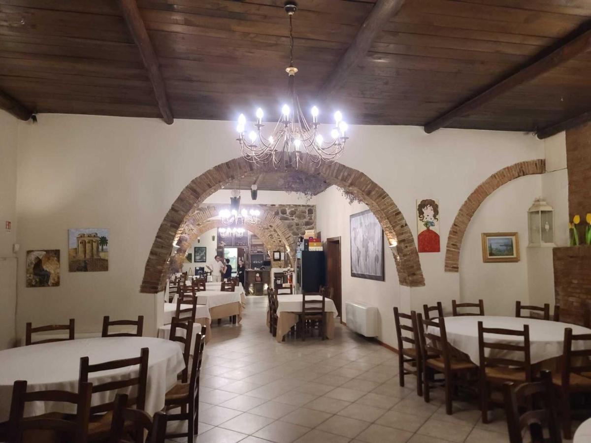 Riccio - La Cantina Del Contadino Rende Kültér fotó